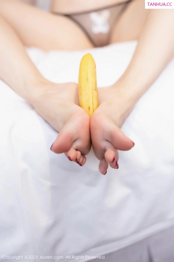 小蛮妖  [XiuRen]高清写真图 2023.04.17 No.6585 小蛮妖Yummy 黑丝美腿第79张图片